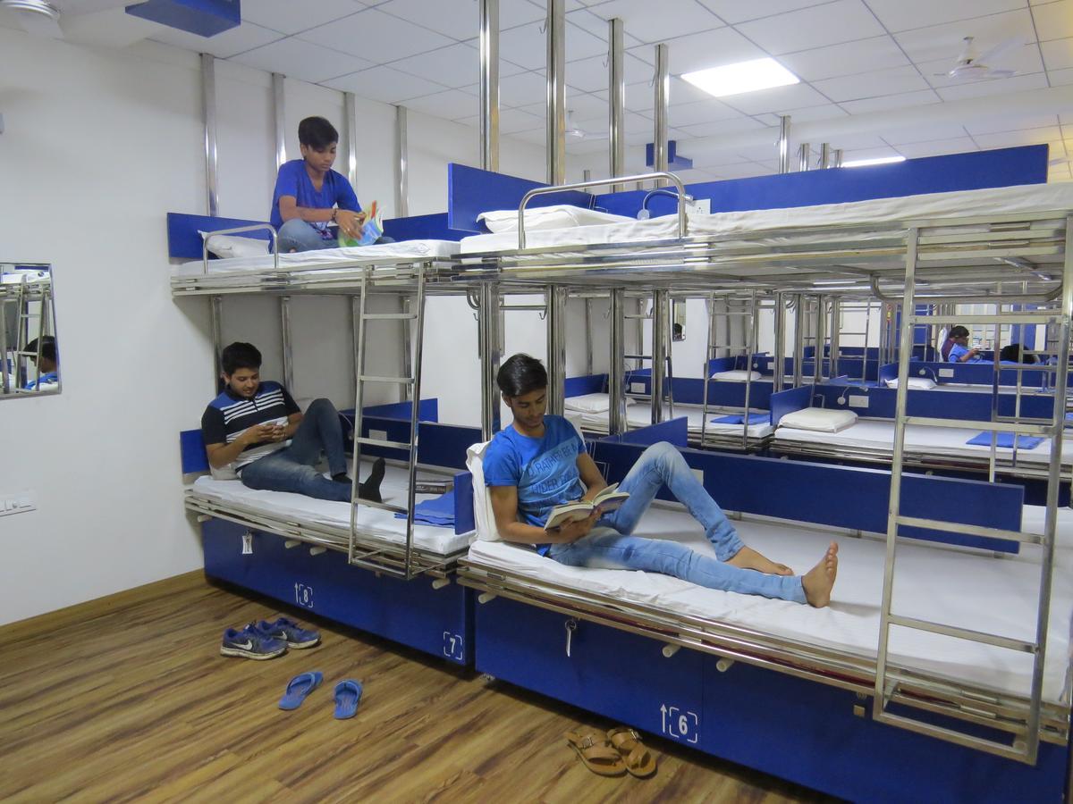 Capsule hotel Jainam 2*